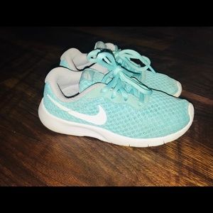 Nike Tennis Shoes